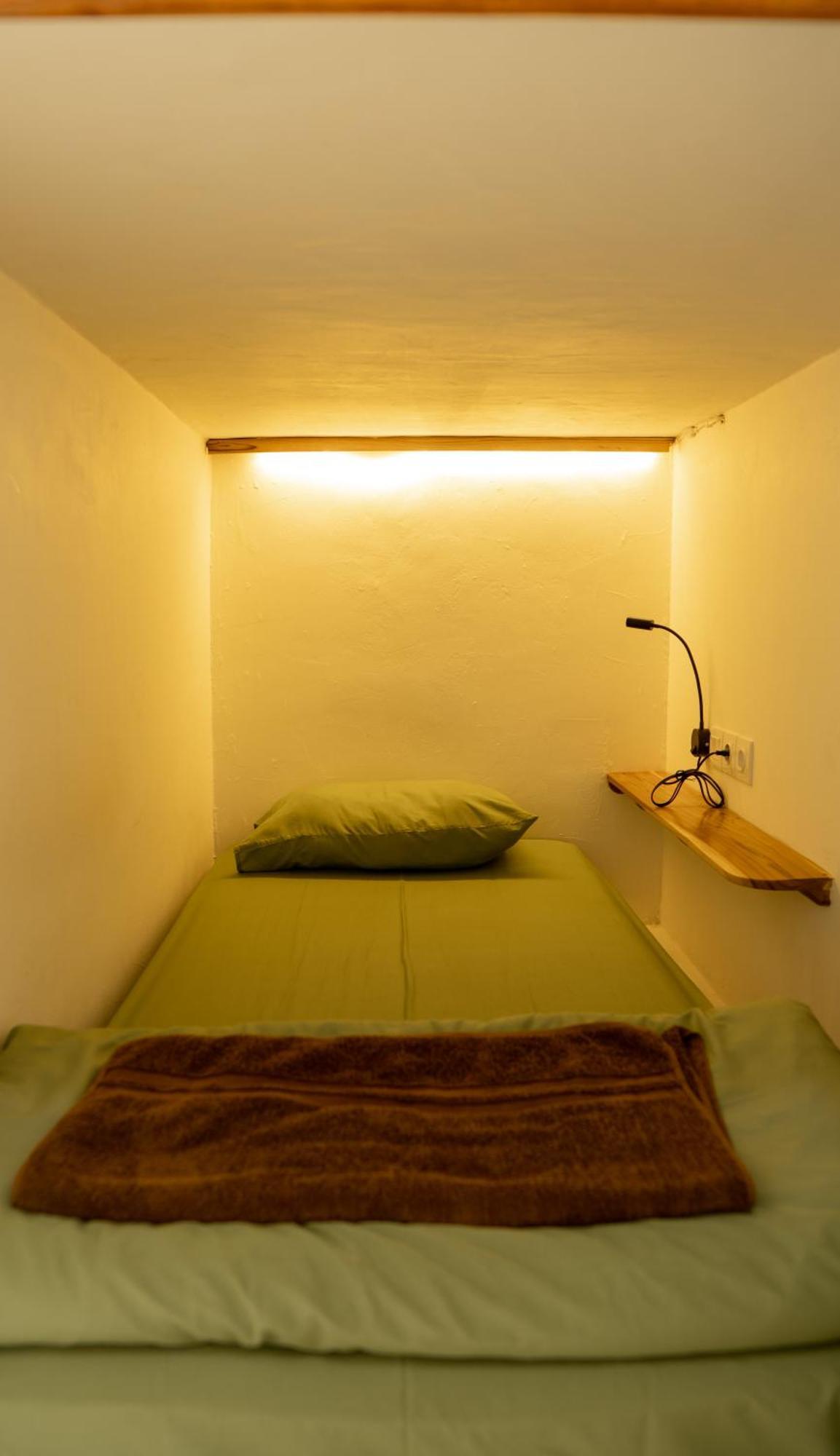 Lost Inn Kuta Capsule Hostel מראה חיצוני תמונה