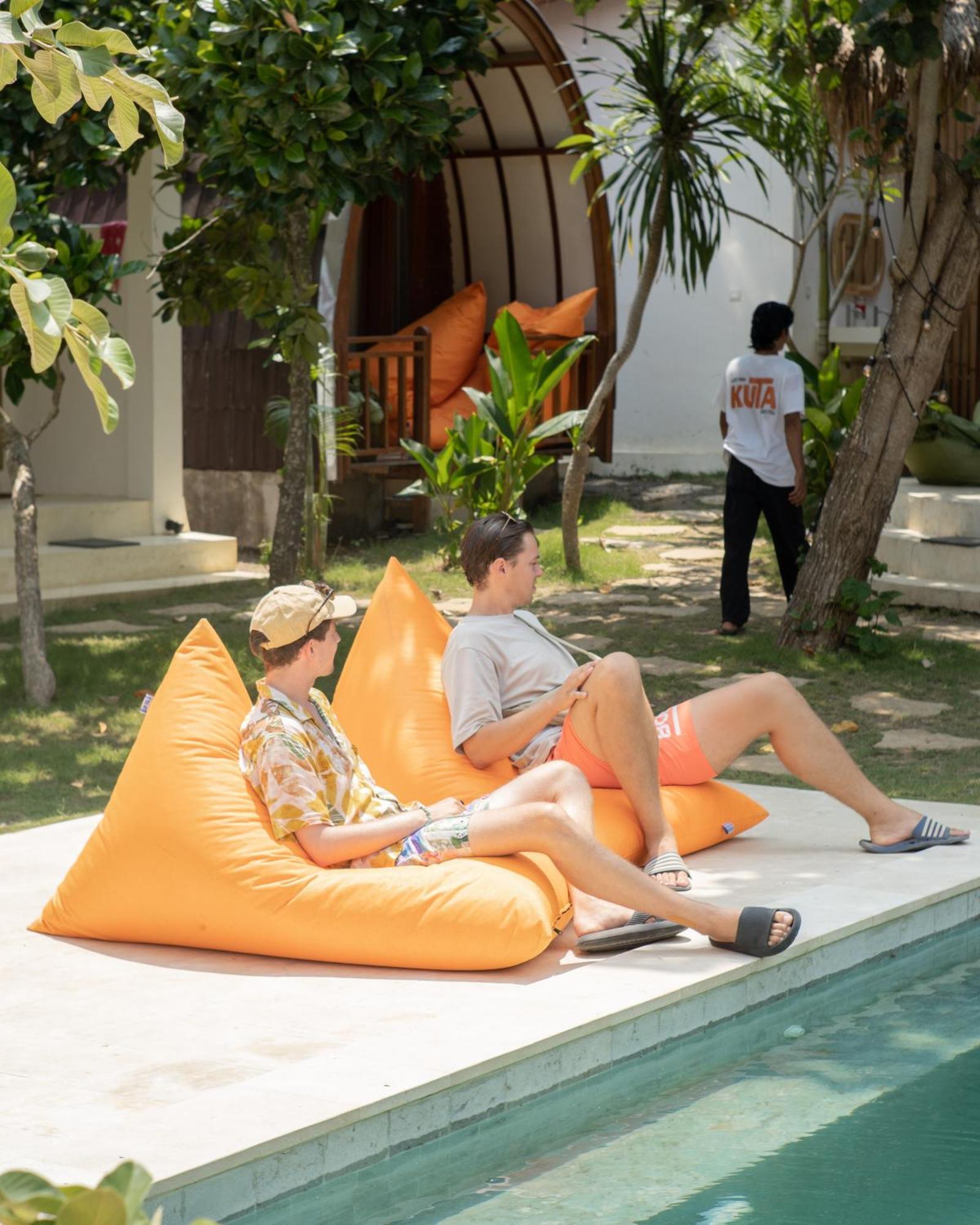 Lost Inn Kuta Capsule Hostel מראה חיצוני תמונה