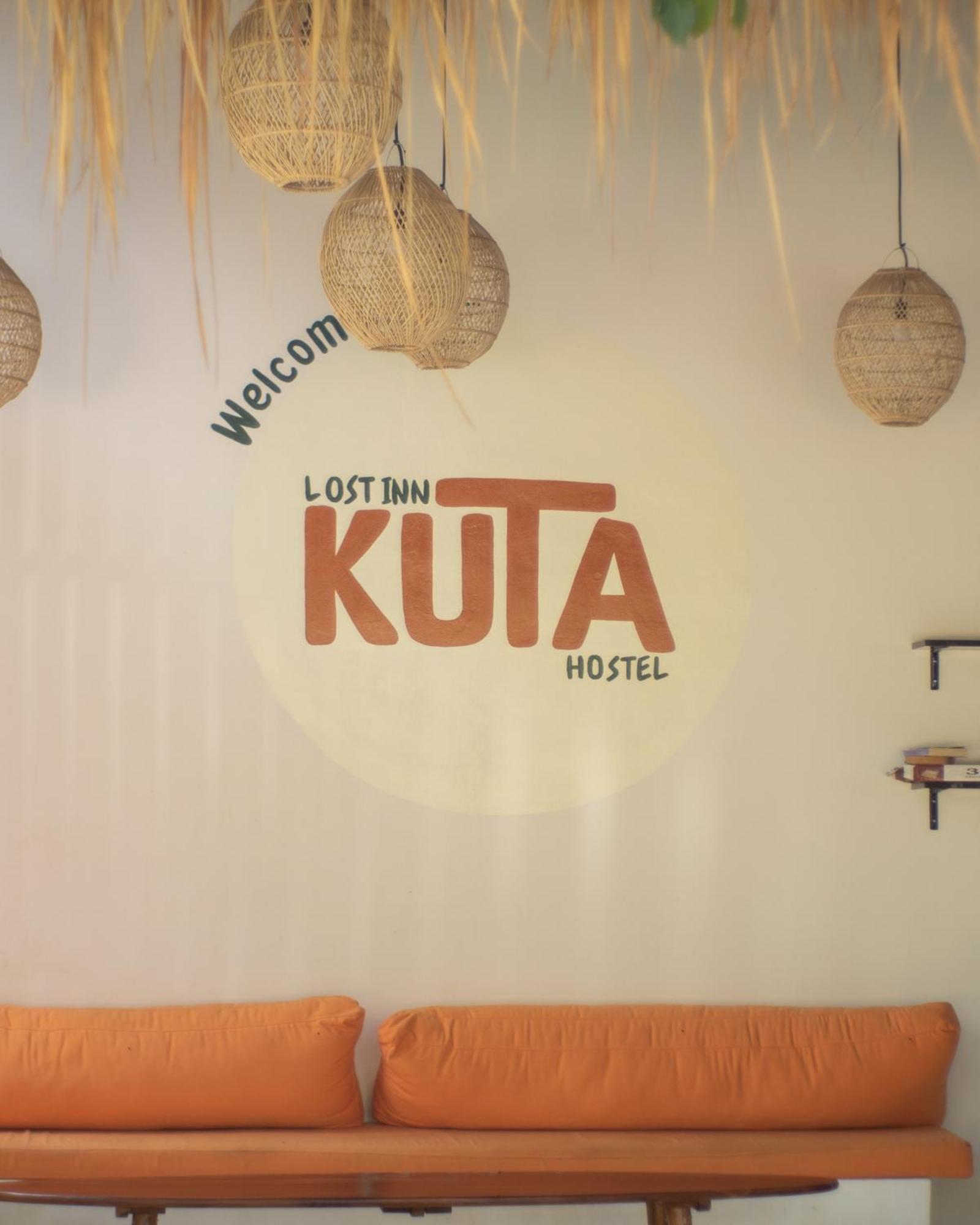 Lost Inn Kuta Capsule Hostel מראה חיצוני תמונה